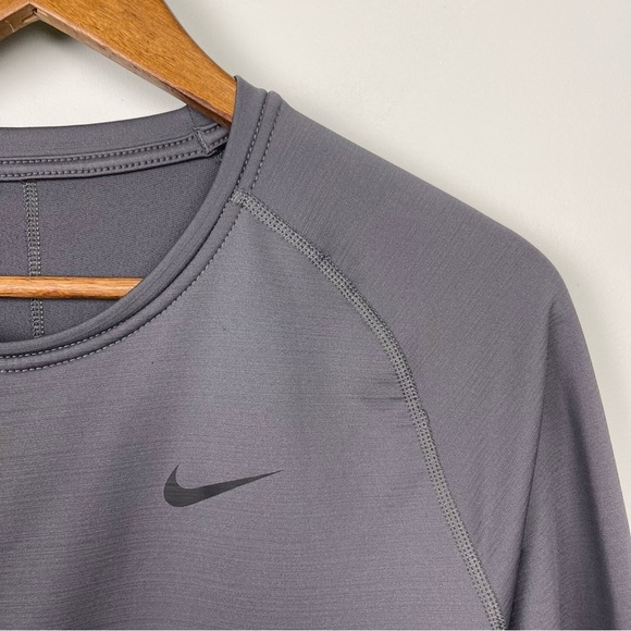 Nike Pro Slim Fit Gray Long Sleeve Crewneck Size L - Picture 8 of 8